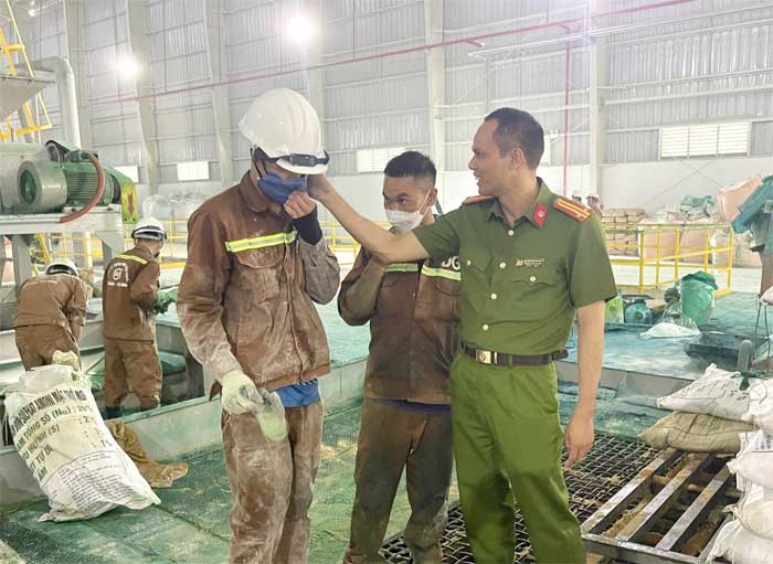 Công an huyện Cư Jút chung tay giải quyết việc làm cho trên 60 thanh niên người dân tộc thiểu số -0