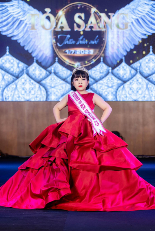 Nguyễn Lê Thuỳ Linh trở thành Giám khảo nhí duy nhất tại Chung kết Toả sáng thiên thần nhí mùa 4 -0