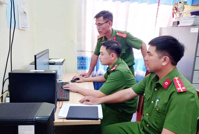 Bảo đảm trật tự bên cửa biển Đà Nông -0