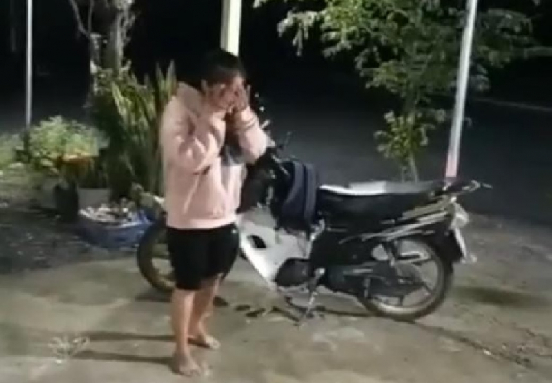 Thêm vụ dùng súng tấn công cô gái tại địa bàn giáp ranh cướp tài sản -0