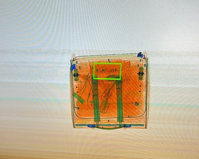 Phát hiện một hành khách nước ngoài mang 2,3kg ma túy nhập cảnh qua cảng HKQT Tân Sơn Nhất -0