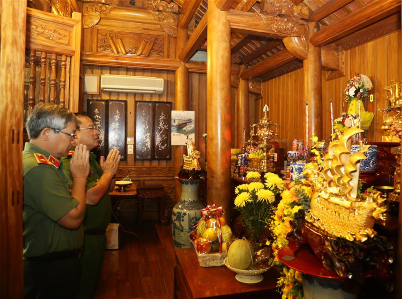 Tri ân, thăm hỏi thân nhân gia đình các đồng chí cố lãnh đạo Bộ Công an qua các thời kỳ -0