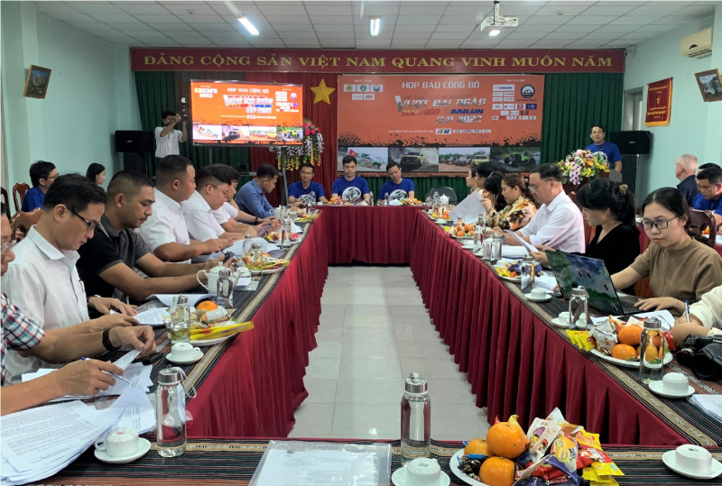 Giải đua xe ô tô địa hình lần đầu tiên tổ chức tại Đắk Lắk -0