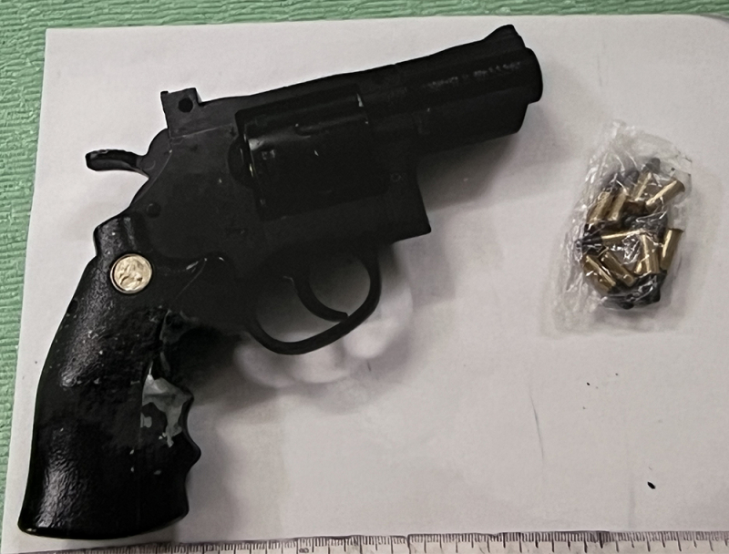 Bắt đối tượng truy nã tội “Tàng trữ vũ khí quân dụng” từng có 6 tiền án -0