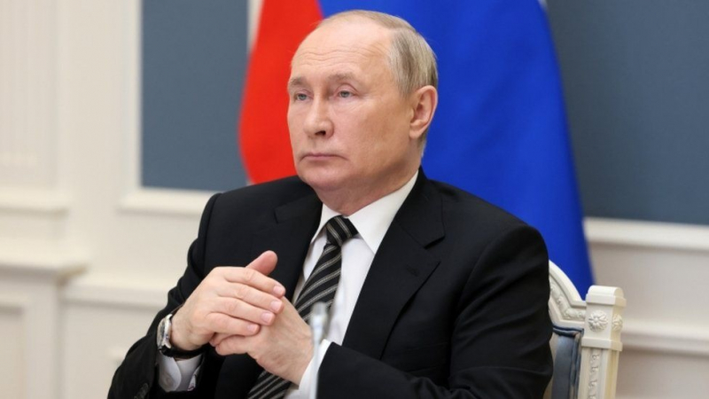 Tổng thống Putin tuyên bố đáp trả vụ tập kích cầu Crimea  -0