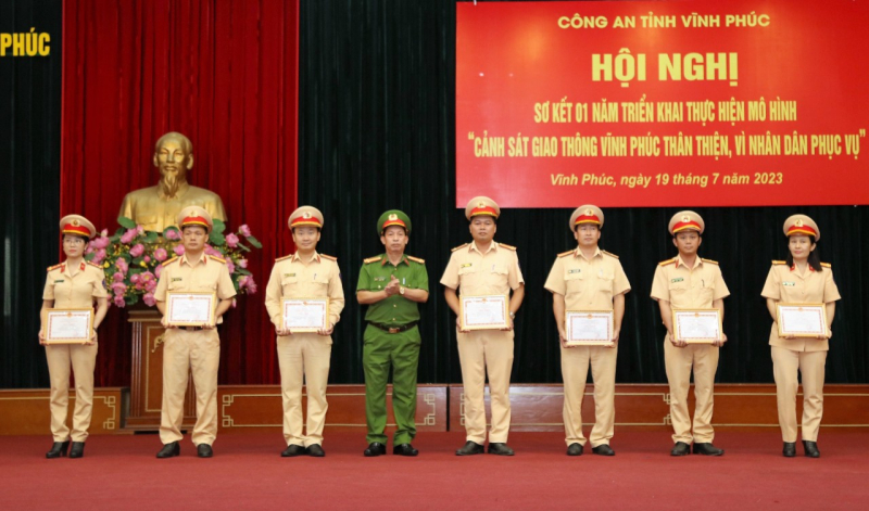 Cảnh sát giao thông Công an tỉnh Vĩnh Phúc đạt 81,2% tỷ lệ đánh giá hài lòng của nhân dân  -0