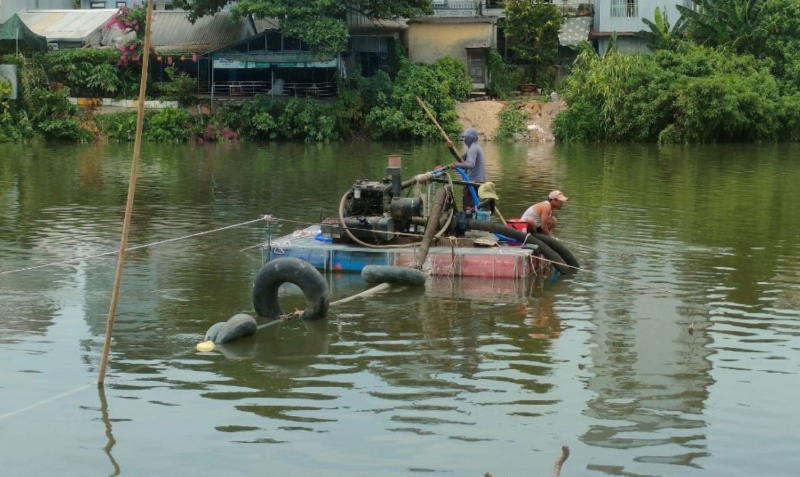 Doanh nghiệp thi công dự án ngang nhiên hút trộm cát trên sông Như Ý -0
