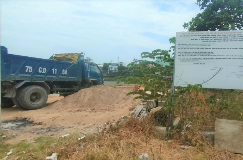 Doanh nghiệp thi công dự án ngang nhiên hút trộm cát trên sông Như Ý -0