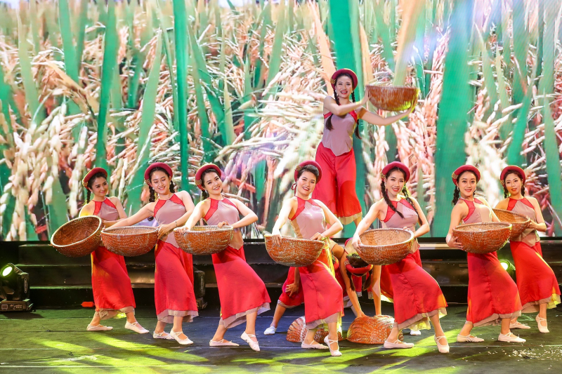 Tưng bừng Liên hoan nghệ thuật quần chúng Cục Truyền thông CAND -0