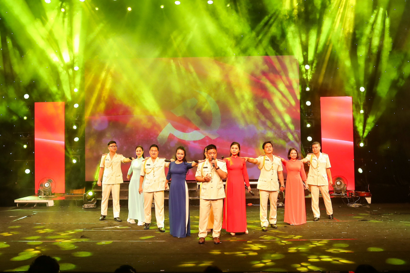 Tưng bừng Liên hoan nghệ thuật quần chúng Cục Truyền thông CAND -0