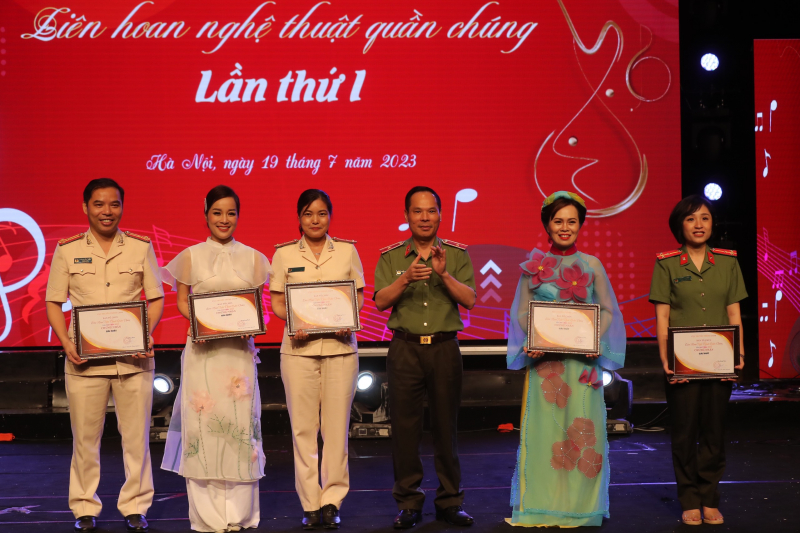 Tưng bừng Liên hoan nghệ thuật quần chúng Cục Truyền thông CAND lần thứ Nhất -0