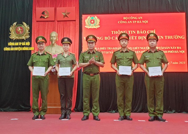 Lãnh đạo Bộ Công an và Thành phố khen thưởng chiến công xuất sắc của Công an Hà Nội -0