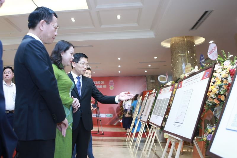 Cục Báo chí kỷ niệm 20 năm thành lập và đón nhận Huân chương Lao động hạng Nhì -0