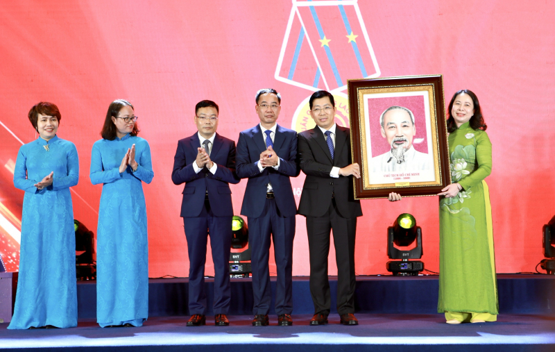 Cục Báo chí kỷ niệm 20 năm thành lập và đón nhận Huân chương Lao động hạng Nhì -0