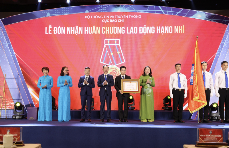 Cục Báo chí kỷ niệm 20 năm thành lập và đón nhận Huân chương Lao động hạng Nhì -0