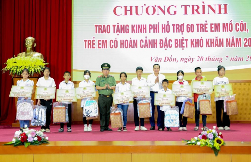 Hỗ trợ 60 trẻ em mồ côi, có hoàn cảnh đặc biệt khó khăn -0