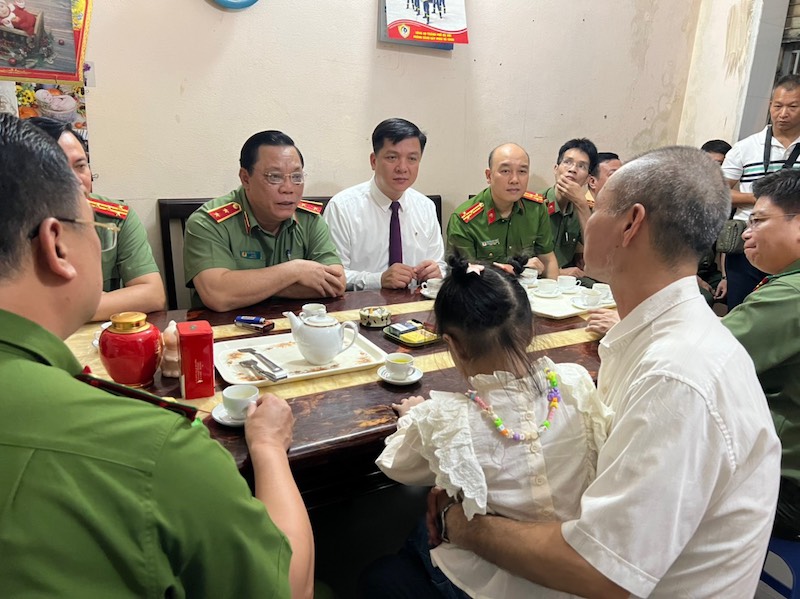 Công an TP Hà Nội tặng nhà ở xã hội cho 3 gia đình liệt sĩ -0