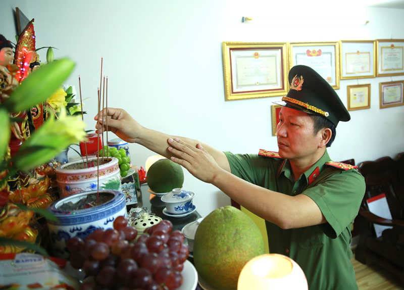 Món quà nghĩa tình gửi tặng gia đình các liệt sĩ -0