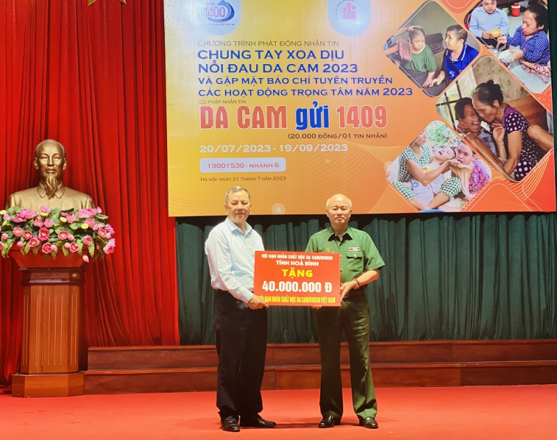 Phát động chương trình nhắn tin từ thiện “Chung tay xoa dịu nỗi đau da cam năm 2023” -0