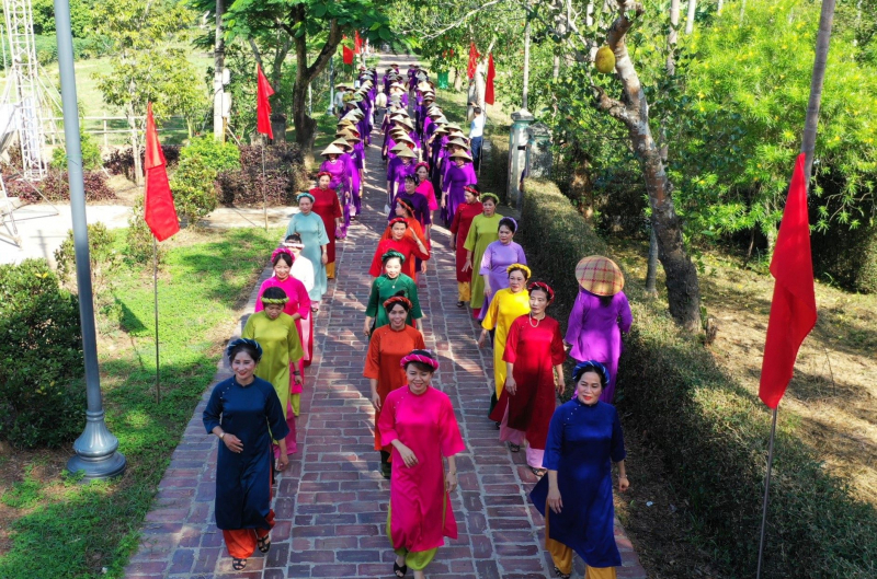 Nhiều hoạt động văn hóa, du lịch đặc sắc ở ngôi làng cổ 500 tuổi -0