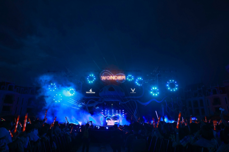 Bí mật hậu trường của siêu đại nhạc hội 8Wonder -0