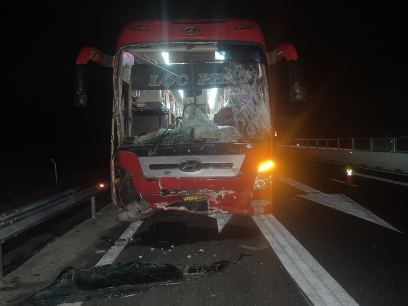 Tai nạn trên cao tốc Vĩnh Hảo - Phan Thiết, 6 người bị thương -0