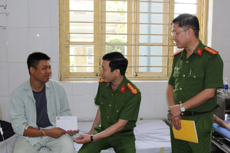 z4543567283869_60ff7784f37a34e0a329ecc0dba87ebc.jpg -0