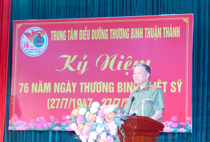 Lực lượng CAND luôn ghi nhớ công ơn và tỏ lòng 