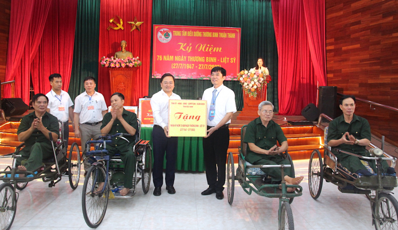 Lực lượng CAND luôn ghi nhớ công ơn và tỏ lòng 