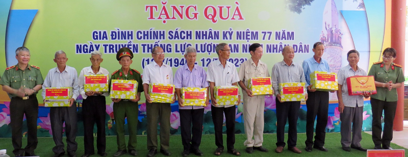 Công an Quảng Nam làm tốt công tác đền ơn đáp nghĩa -0