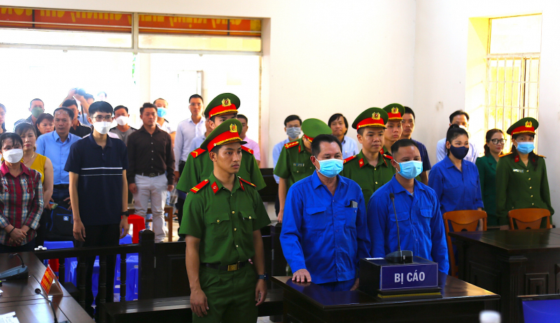 Cha con “Thiện soi” hầu tòa: Thu lợi bất chính gần 100 tỷ đồng -0