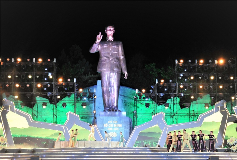 Xúc động đêm nghệ thuật “Giữ trọn lời thề - Tây Nguyên xanh 2023” -0