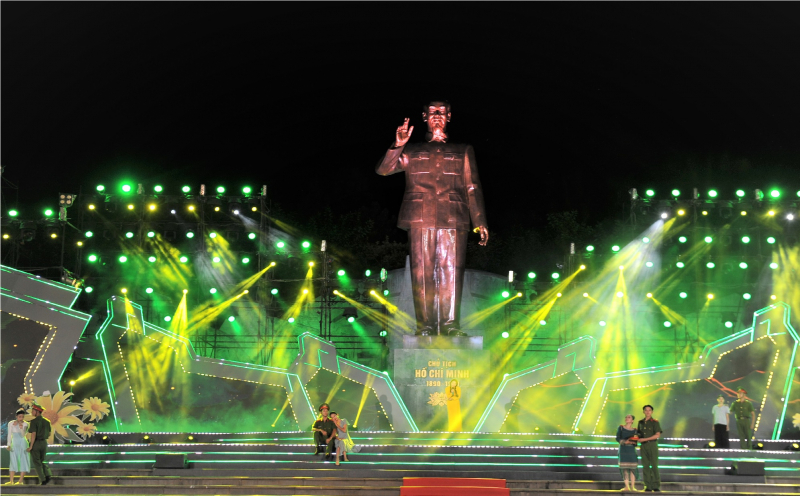 Xúc động đêm nghệ thuật “Giữ trọn lời thề - Tây Nguyên xanh 2023” -0