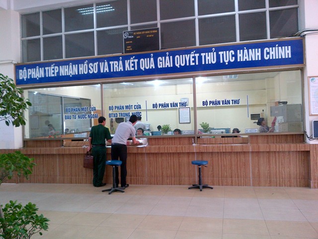 Cán bộ một cửa tự thu gần 1,5 tỷ tiền thuế đất rồi chiếm đoạt -0