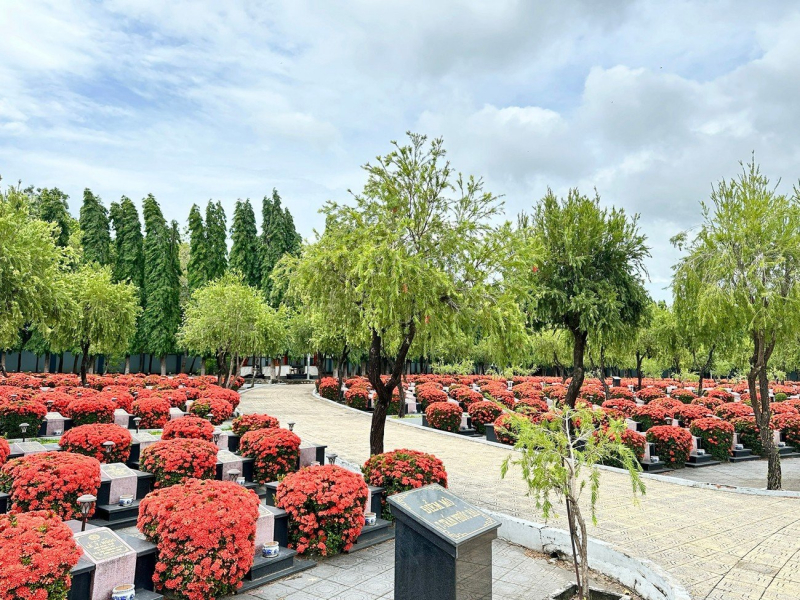 Bà Năm quản trang 36 năm chăm sóc phần mộ các Anh hùng Liệt sĩ ở huyện Đất Đỏ -0