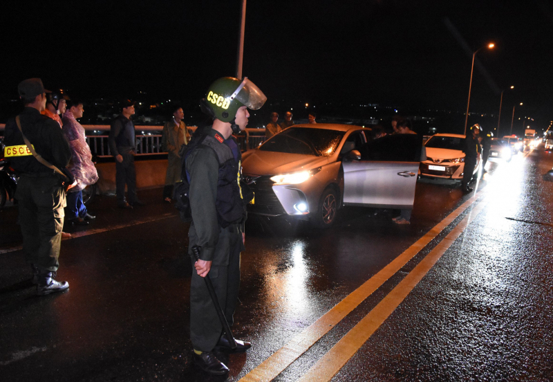 Thông tin thêm vụ vây bắt 31 đối tượng tàng trữ súng, hung khí nguy hiểm ở Tiền Giang  -1