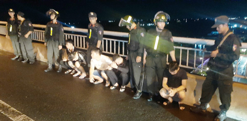 Thông tin thêm vụ vây bắt 31 đối tượng tàng trữ súng, hung khí nguy hiểm ở Tiền Giang  -1