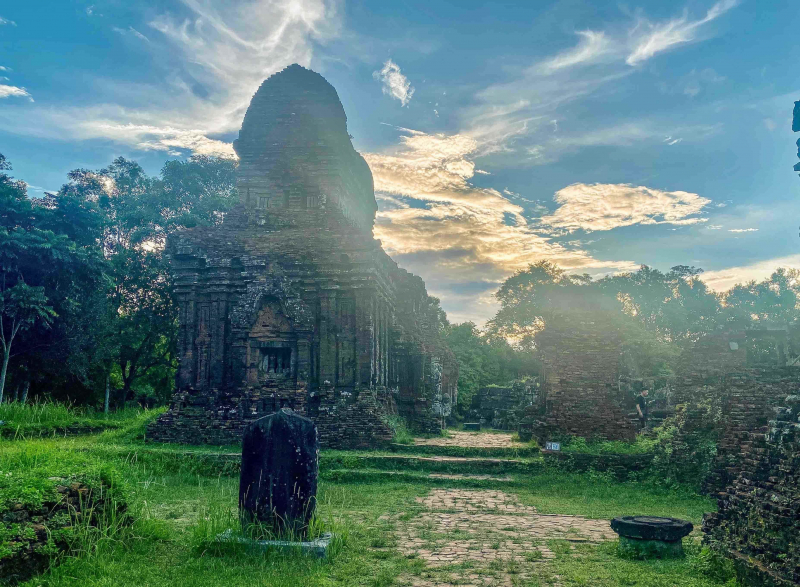 Vẻ đẹp kỳ bí của Thánh địa Mỹ Sơn hút khách du lịch tới Quảng Nam -0