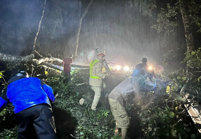 Đóng đèo Bảo Lộc do sạt lở nghiêm trọng -1