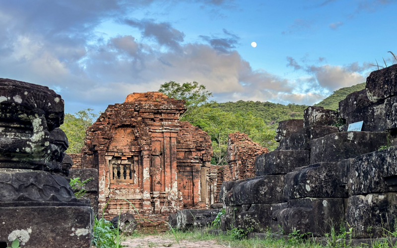 Vẻ đẹp kỳ bí của Thánh địa Mỹ Sơn hút khách quốc tế tới Quảng Nam -0
