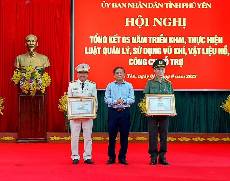 Phú Yên thực hiện có hiệu quả Luật Quản lý, sử dụng vũ khí, vật liệu nổ và công cụ hỗ trợ -0