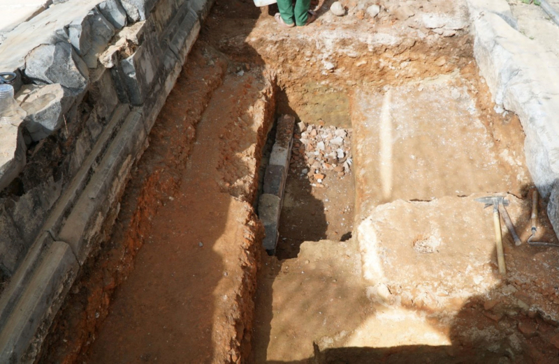 Phát lộ nhiều dấu tích khi khai quật khảo cổ ngôi điện Cần Chánh gần 220 năm tuổi -0
