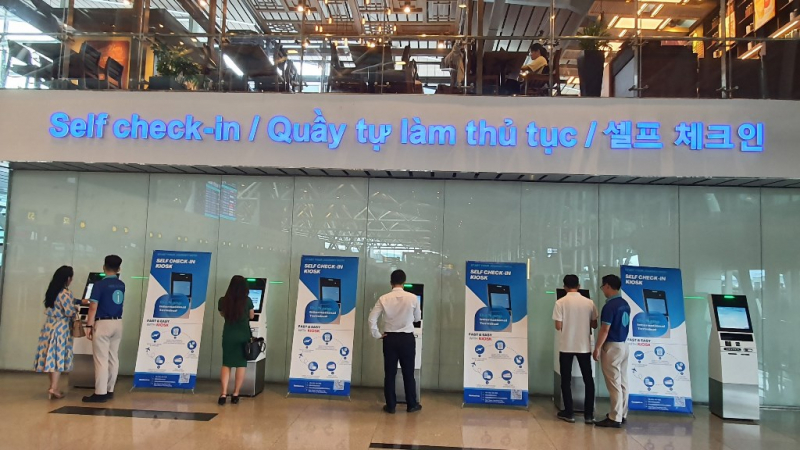 Sân bay Quốc tế Đà Nẵng triển khai dịch vụ check-in tự động cho hành khách quốc tế  -1