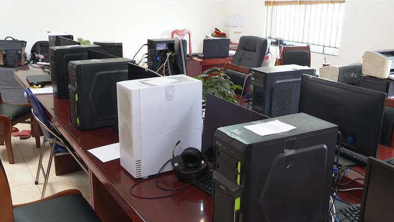 Lừa tặng quà là điện thoại iPhone 14 Pro Max, chiếm đoạt tài sản -0