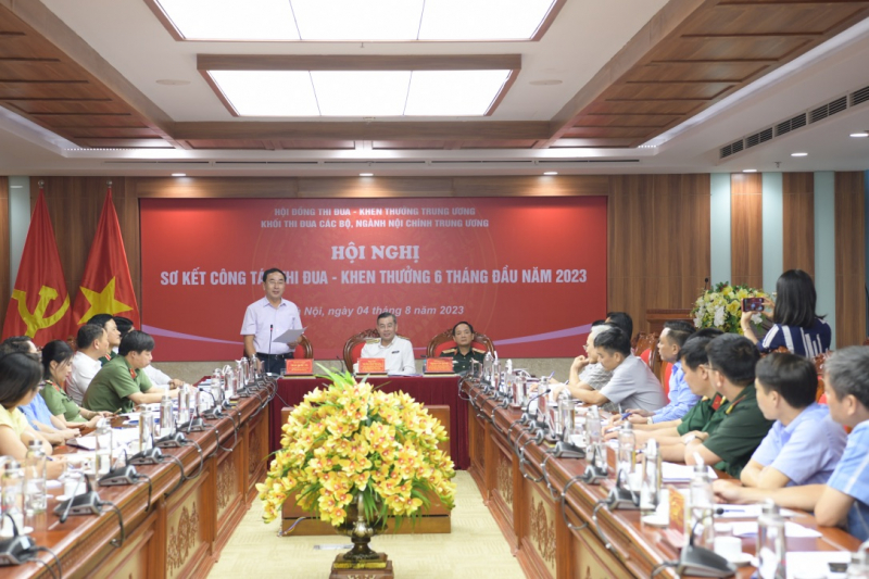 Bộ Công an coi trọng tính tiền phong gương mẫu đi đầu trong công tác thi đua khen thưởng -0