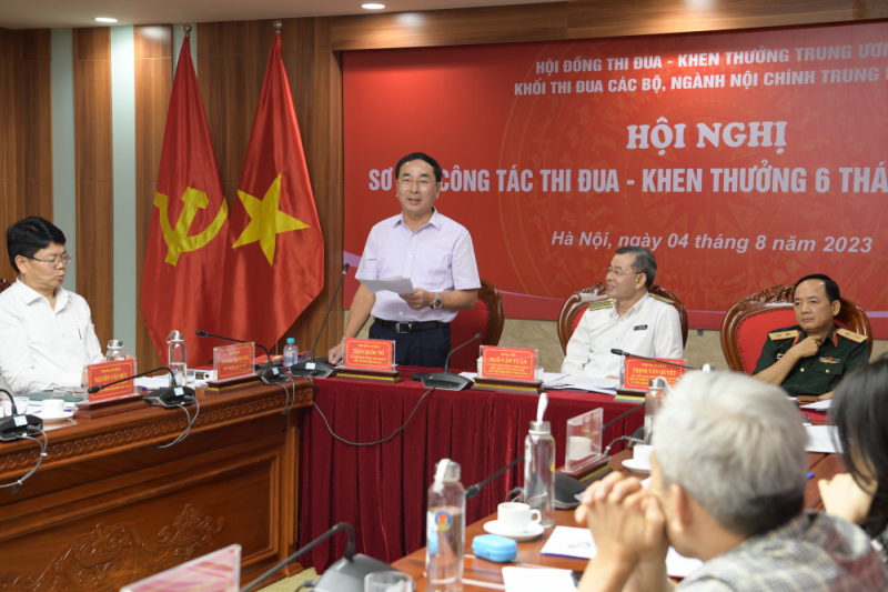 Bộ Công an coi trọng tính tiền phong gương mẫu đi đầu trong công tác thi đua khen thưởng -0