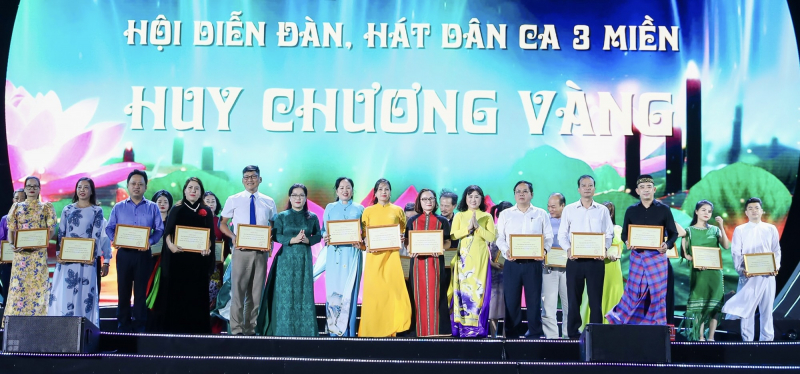Festival Dân ca ví, giặm Nghệ Tĩnh năm 2023: một cách tiếp cận mới về di sản văn hoá truyền thống -0