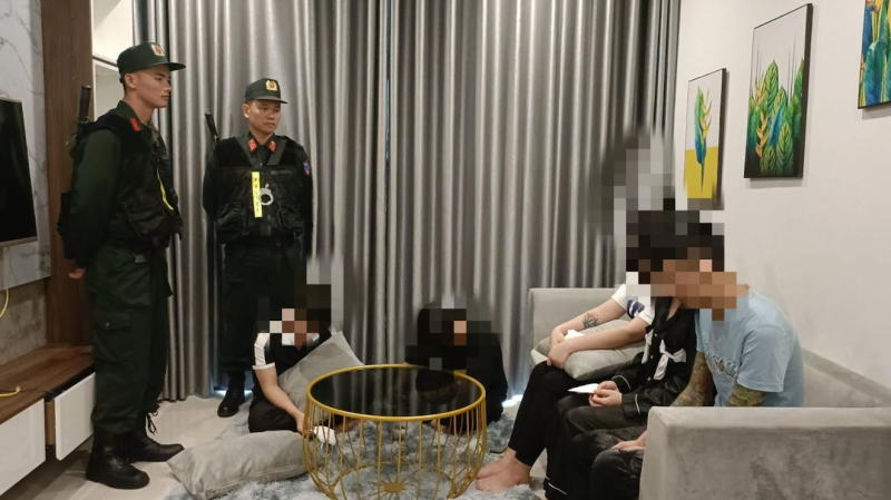 40 nhân viên ngân hàng “ảo” lừa đảo trên mạng hàng chục tỷ đồng -2