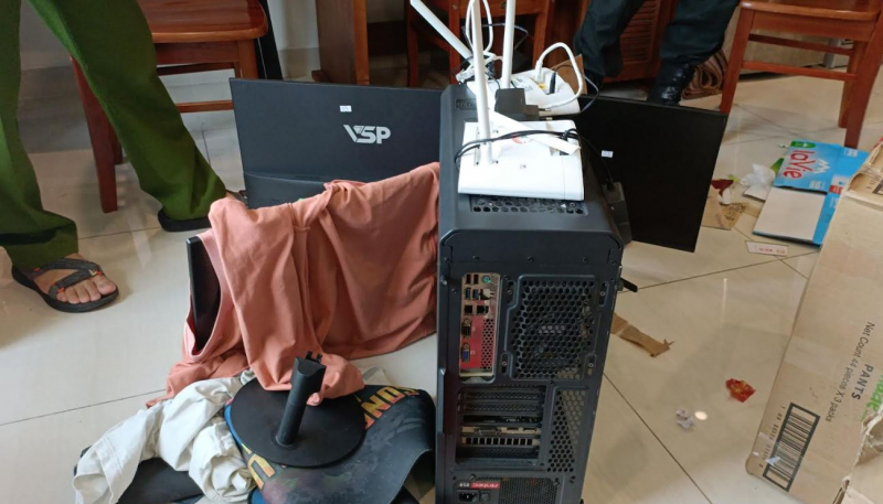 40 nhân viên ngân hàng “ảo” lừa đảo trên mạng hàng chục tỷ đồng -5