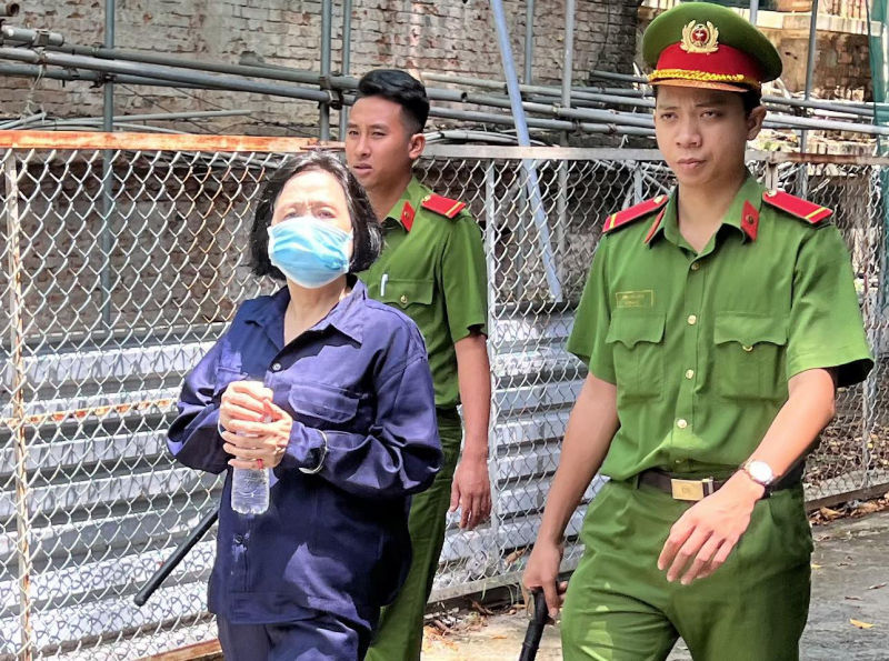 Giả giấy tờ, kế toán chiếm đoạt tiền của Quỹ hỗ trợ công đồng -0